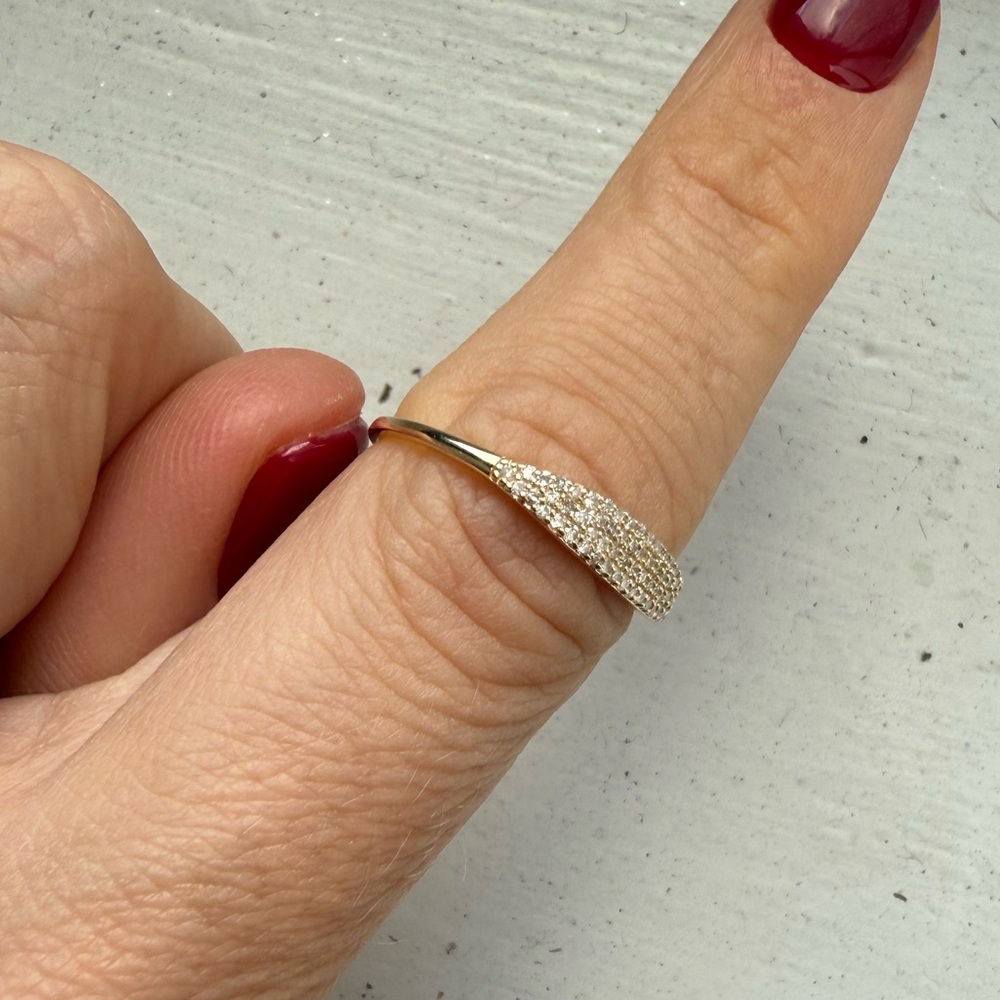 Mejuri Pavé Diamond Slim Signet Size 8